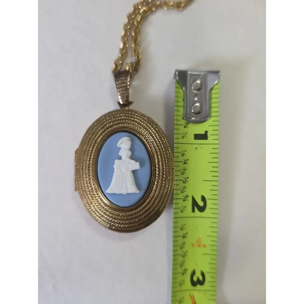 Vintage 1966 Avon Cameo Pendant Perfume Locket Cotillion Blue Gold Tone With Box